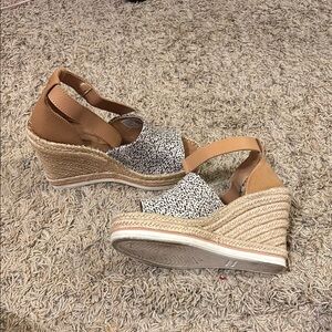 Toms Tan and Black Patterned Wedge Sandals